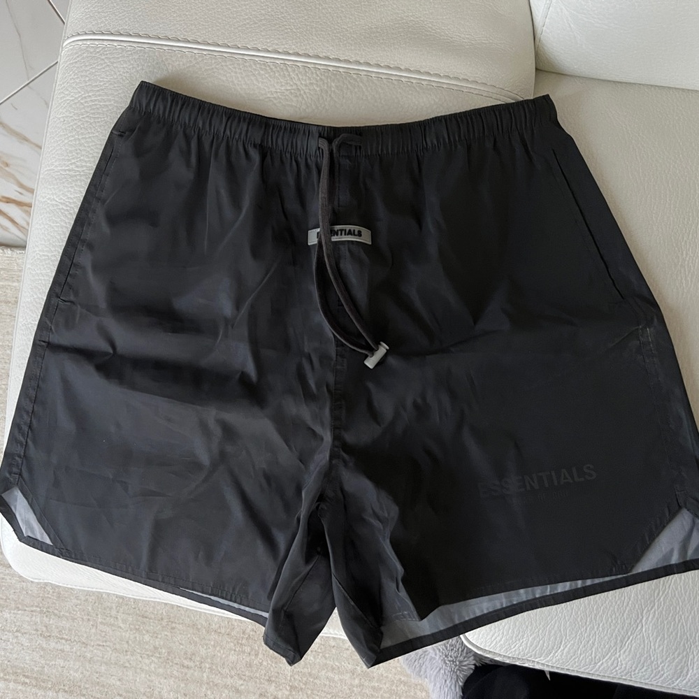Mens reflective Essentials Short size M